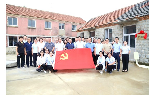 情系联系村，共建显担当——麻豆成人
开展“五个一”主题党日活动