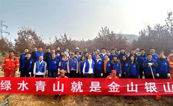 “植”此青绿 共“树”春晖——麻豆成人
开展义务植树活动